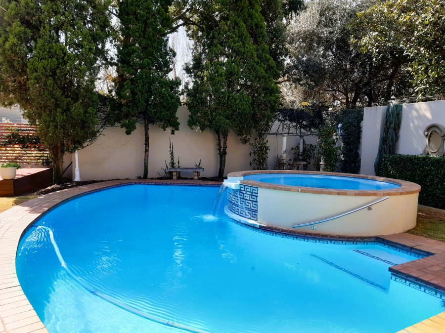 To Let 2 Bedroom Property for Rent in Sandown Gauteng