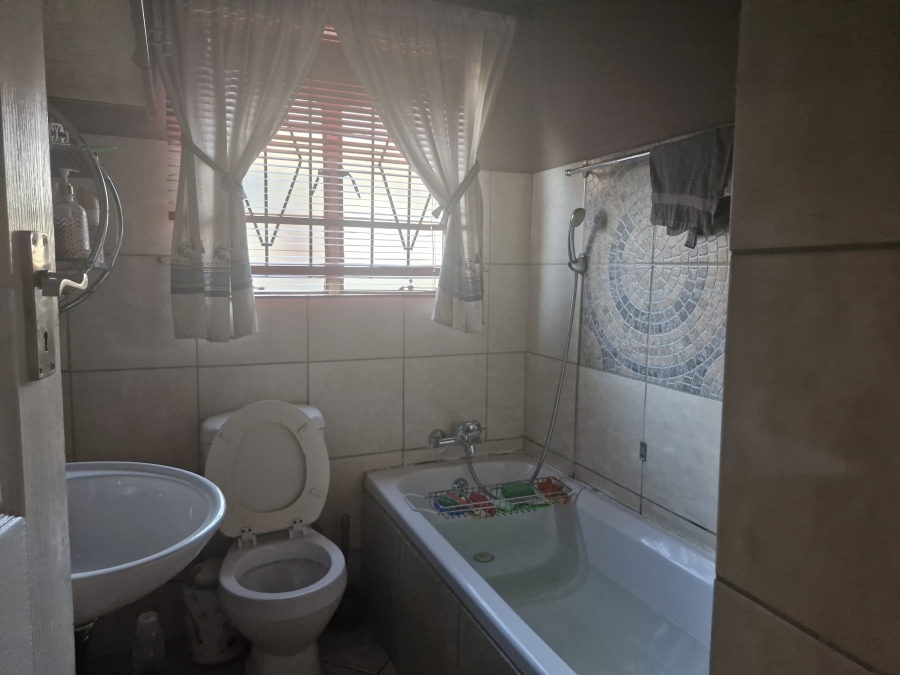 3 Bedroom Property for Sale in Mahube Valley Gauteng