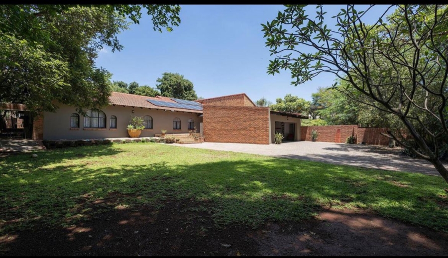 6 Bedroom Property for Sale in Florauna Gauteng