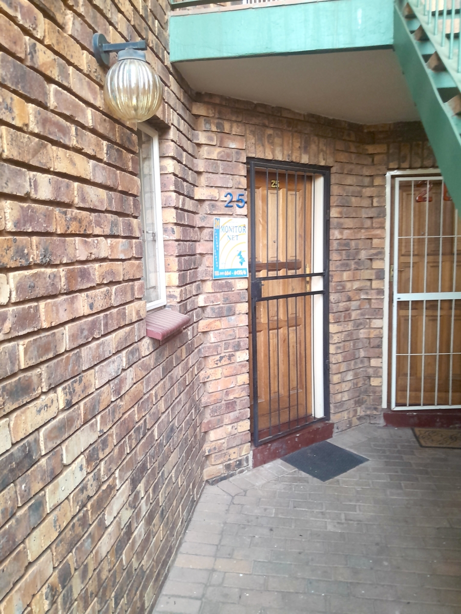 2 Bedroom Property for Sale in Zwartkop Gauteng