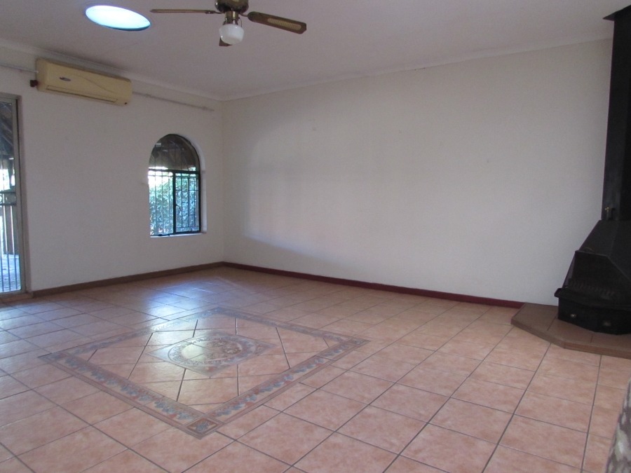 4 Bedroom Property for Sale in Karenpark Gauteng