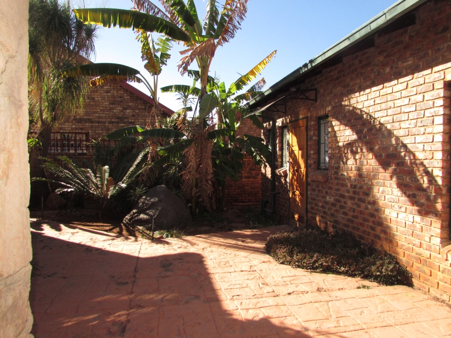 4 Bedroom Property for Sale in Karenpark Gauteng