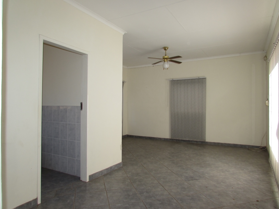 4 Bedroom Property for Sale in Karenpark Gauteng