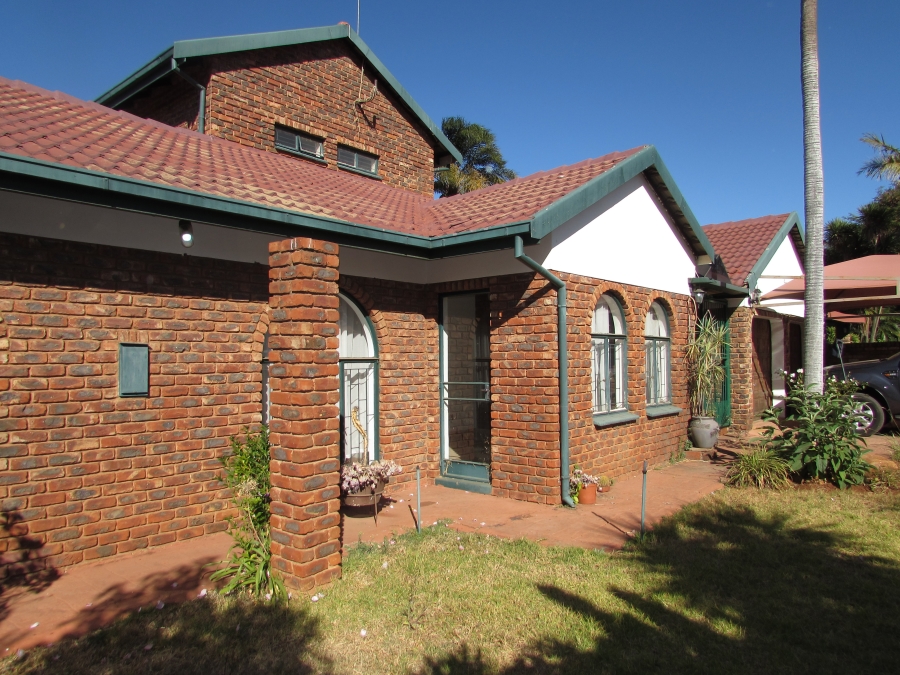 4 Bedroom Property for Sale in Karenpark Gauteng