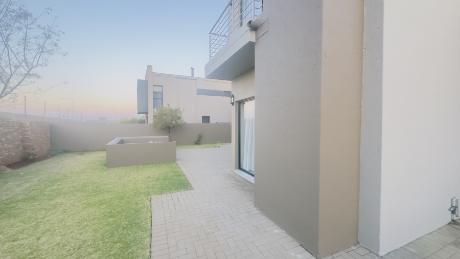 To Let 4 Bedroom Property for Rent in Midstream Ridge Gauteng