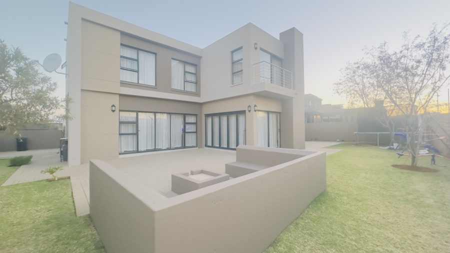 To Let 4 Bedroom Property for Rent in Midstream Ridge Gauteng