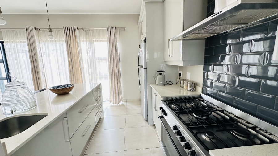 To Let 4 Bedroom Property for Rent in Midstream Ridge Gauteng