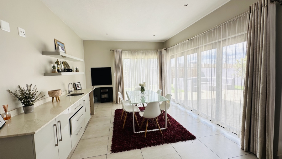 To Let 4 Bedroom Property for Rent in Midstream Ridge Gauteng