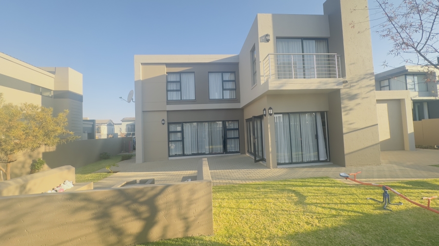 To Let 4 Bedroom Property for Rent in Midstream Ridge Gauteng