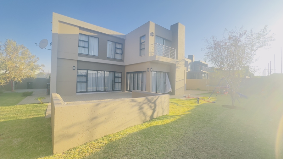 To Let 4 Bedroom Property for Rent in Midstream Ridge Gauteng