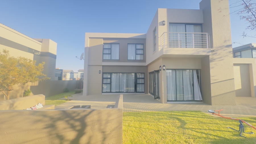 To Let 4 Bedroom Property for Rent in Midstream Ridge Gauteng