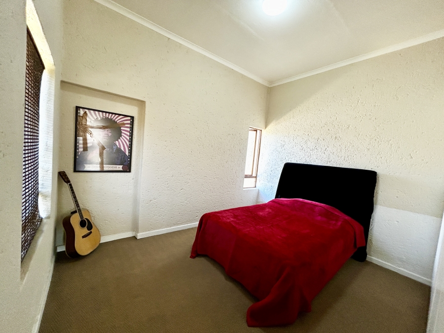 1 Bedroom Property for Sale in Khyber Rock Gauteng