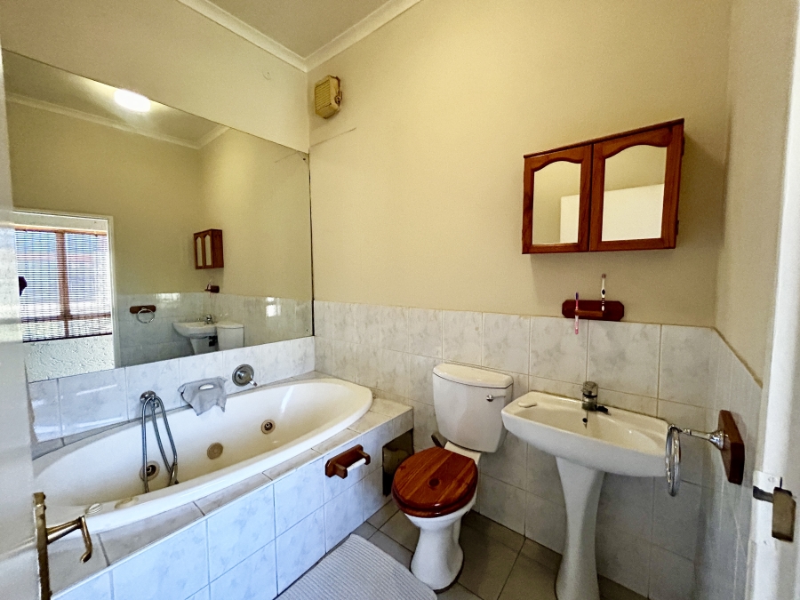 1 Bedroom Property for Sale in Khyber Rock Gauteng