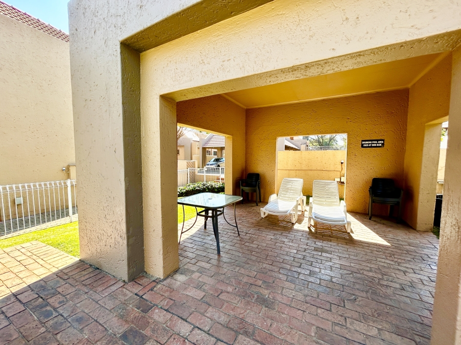 1 Bedroom Property for Sale in Khyber Rock Gauteng