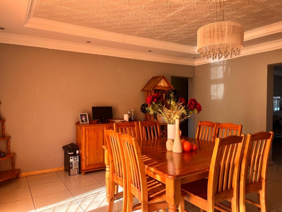 5 Bedroom Property for Sale in Geluksdal Gauteng