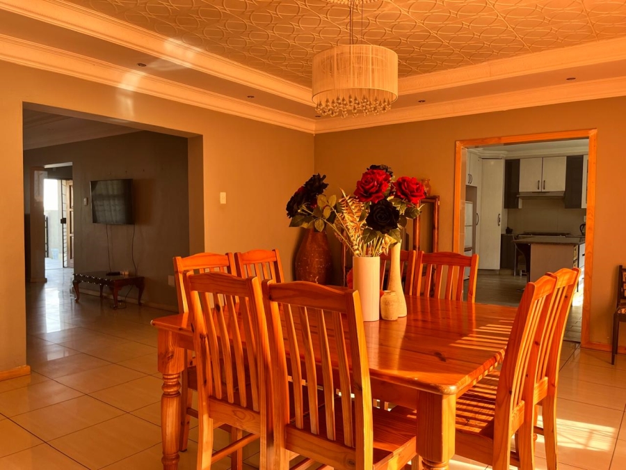 5 Bedroom Property for Sale in Geluksdal Gauteng