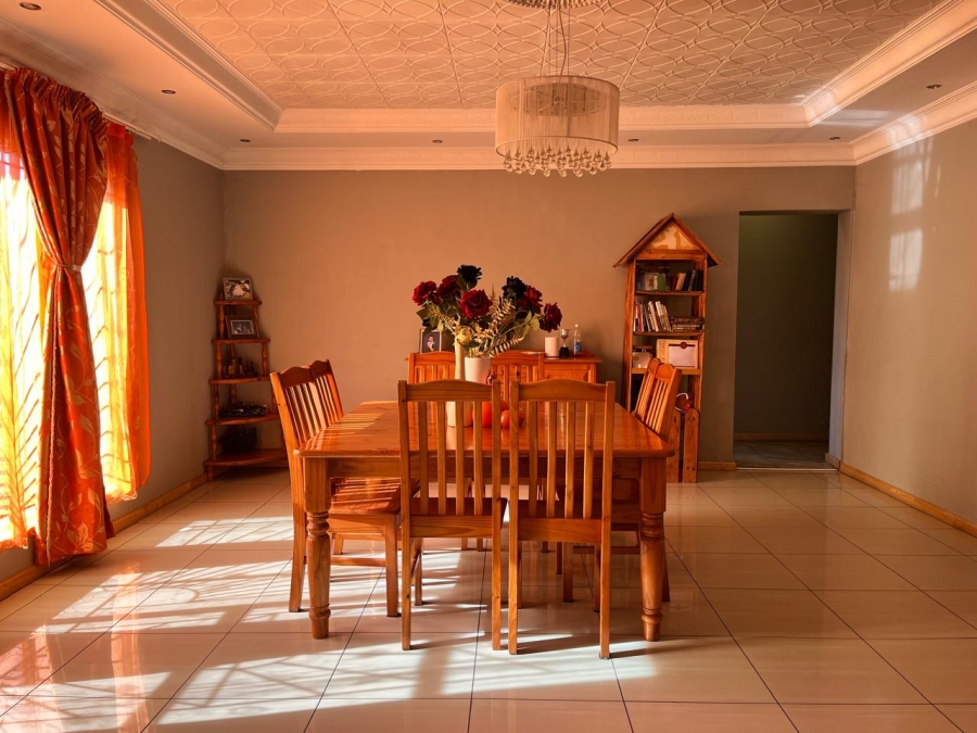 5 Bedroom Property for Sale in Geluksdal Gauteng