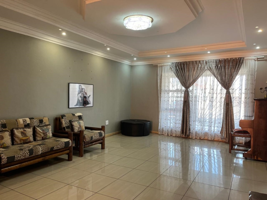 5 Bedroom Property for Sale in Geluksdal Gauteng