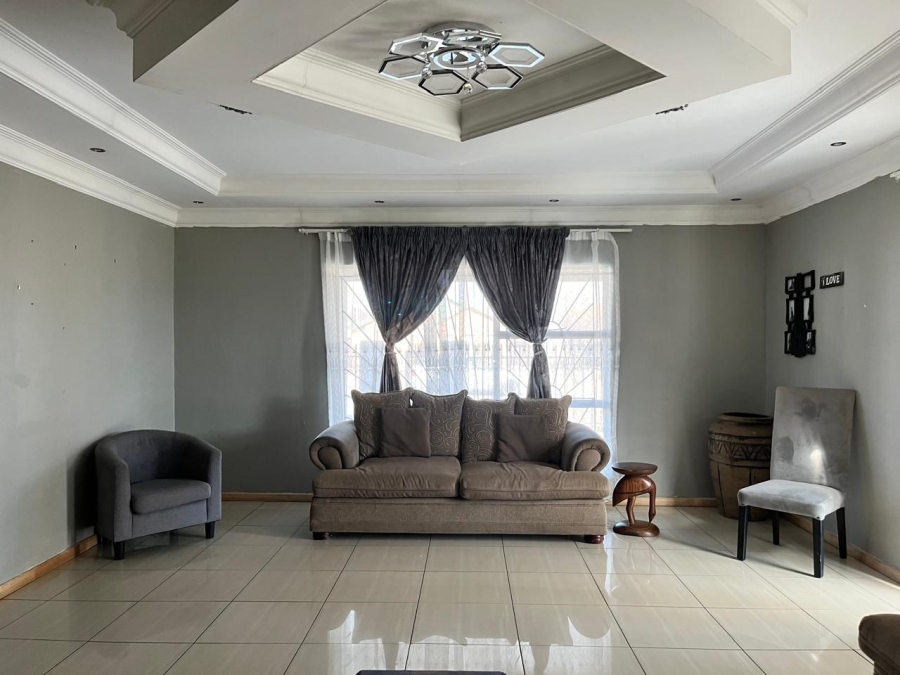 5 Bedroom Property for Sale in Geluksdal Gauteng