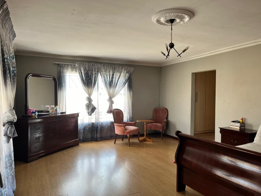 5 Bedroom Property for Sale in Geluksdal Gauteng