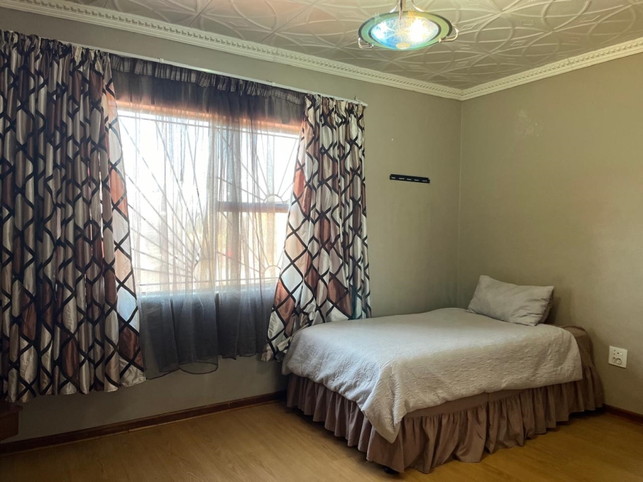 5 Bedroom Property for Sale in Geluksdal Gauteng