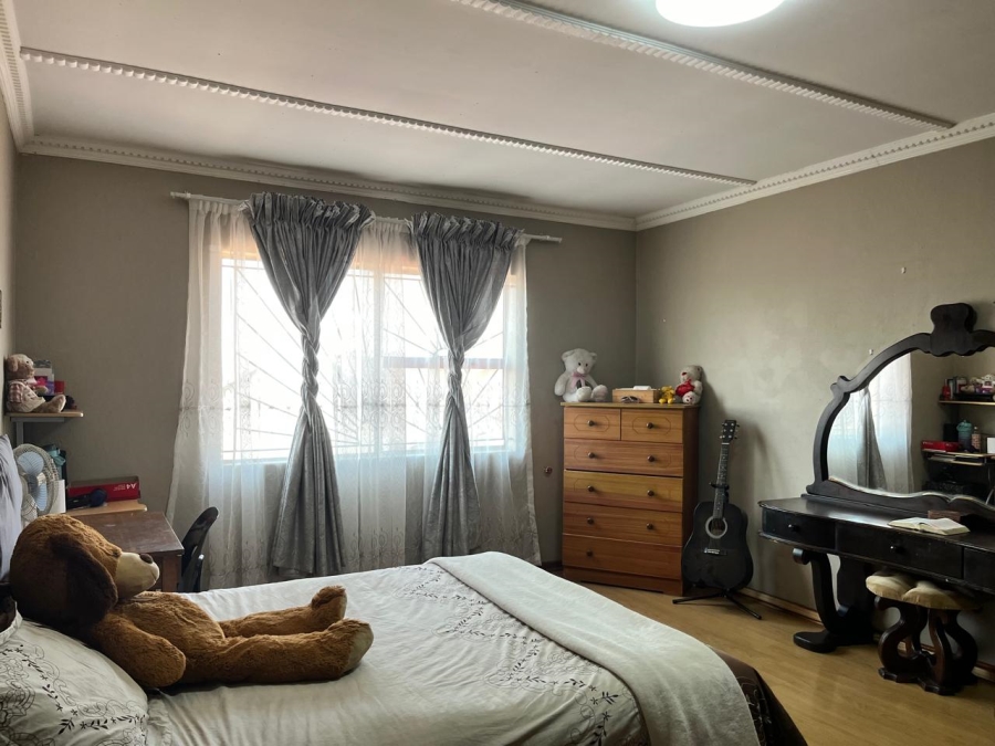 5 Bedroom Property for Sale in Geluksdal Gauteng