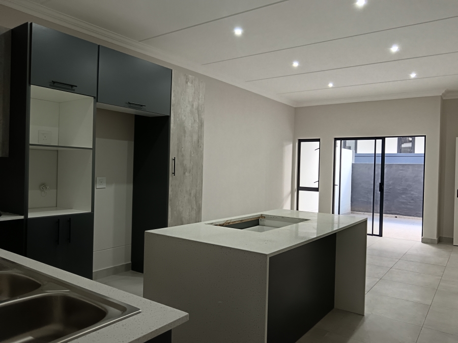 To Let 2 Bedroom Property for Rent in Bryanston Gauteng