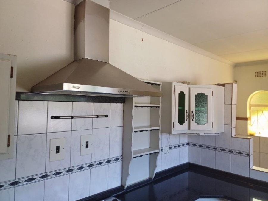 To Let 4 Bedroom Property for Rent in Krugersrus Gauteng