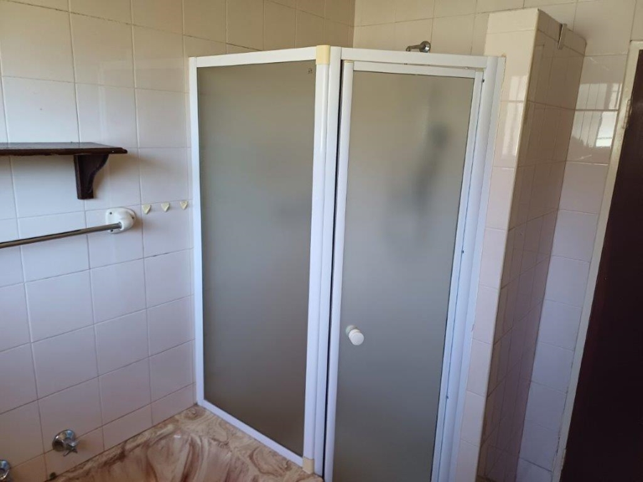 To Let 4 Bedroom Property for Rent in Krugersrus Gauteng