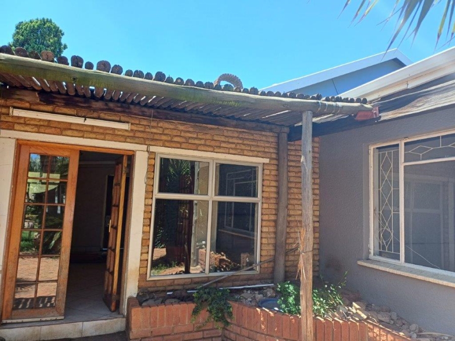 To Let 4 Bedroom Property for Rent in Krugersrus Gauteng