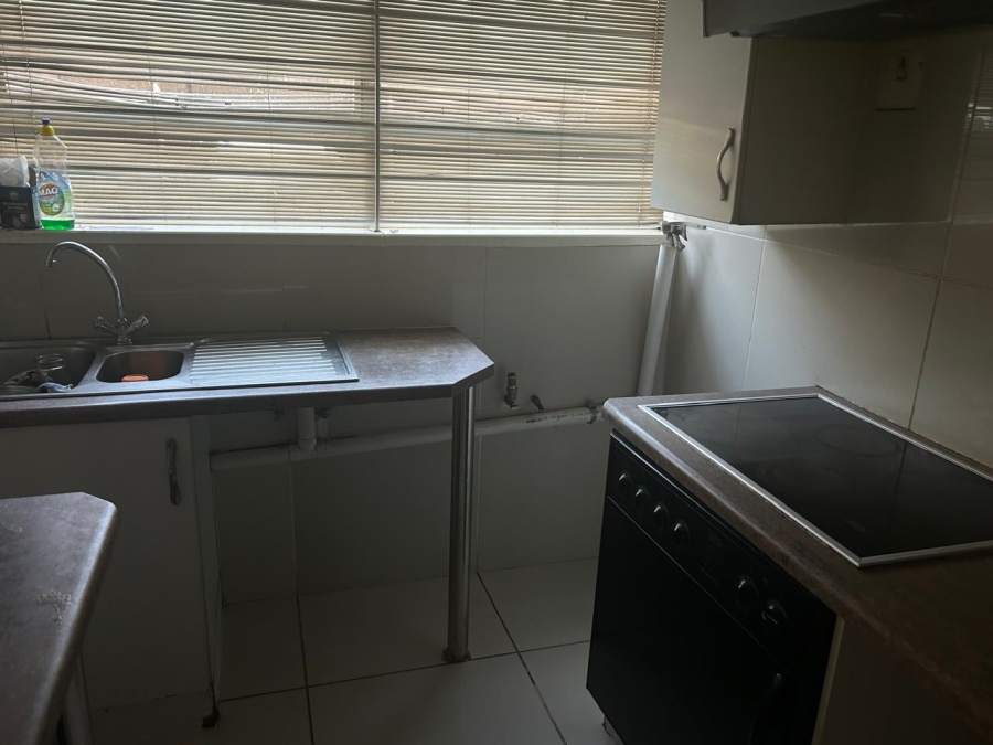 To Let 2 Bedroom Property for Rent in Windsor East Gauteng