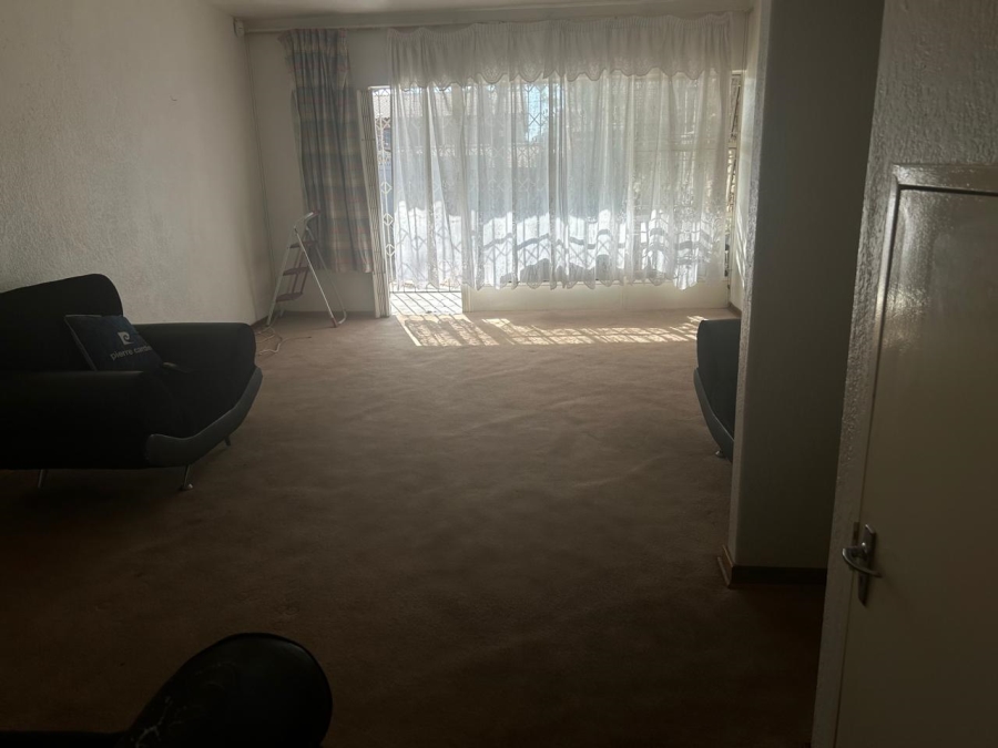 To Let 2 Bedroom Property for Rent in Windsor East Gauteng