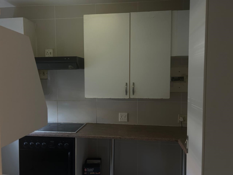 To Let 2 Bedroom Property for Rent in Windsor East Gauteng