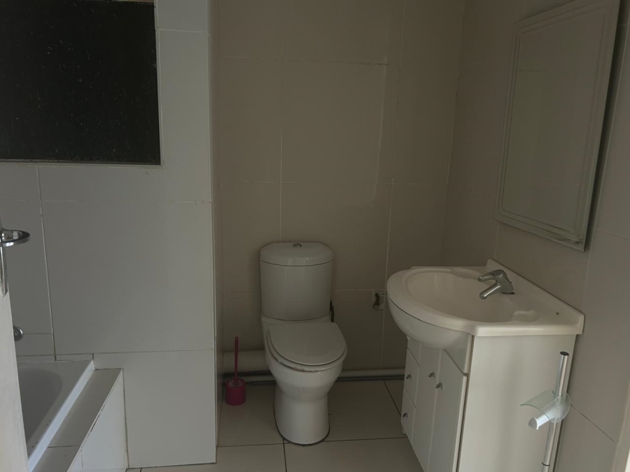 To Let 2 Bedroom Property for Rent in Windsor East Gauteng