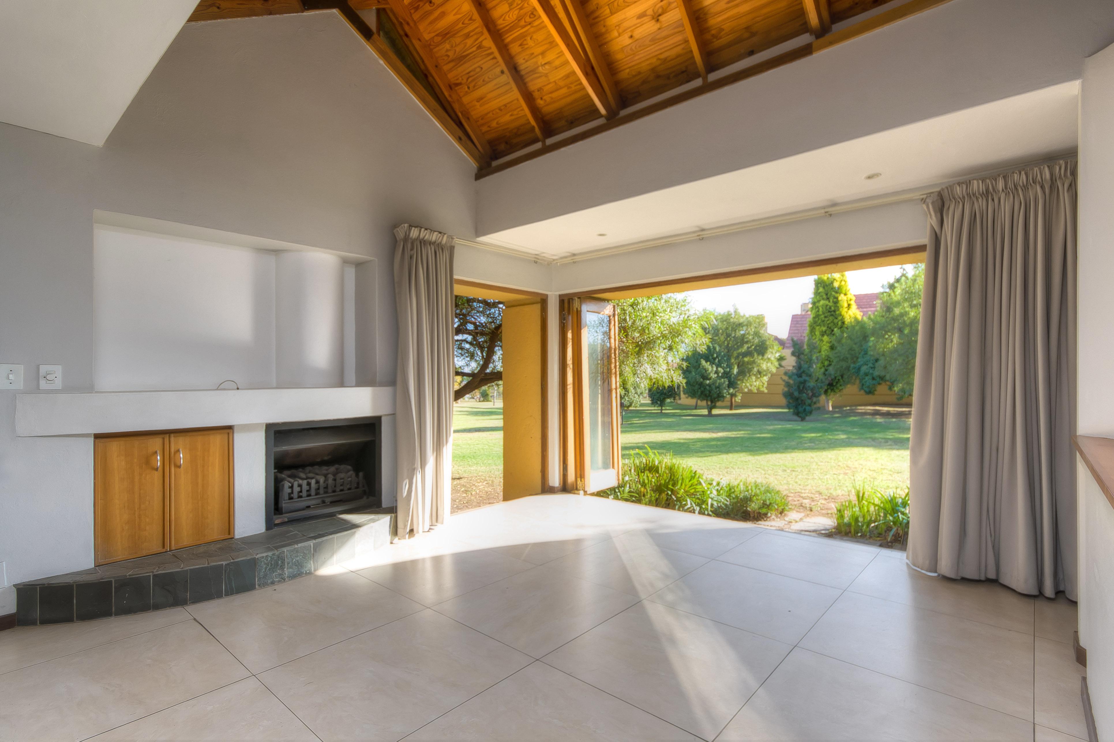 7 Bedroom Property for Sale in Saddlebrook Estate Gauteng