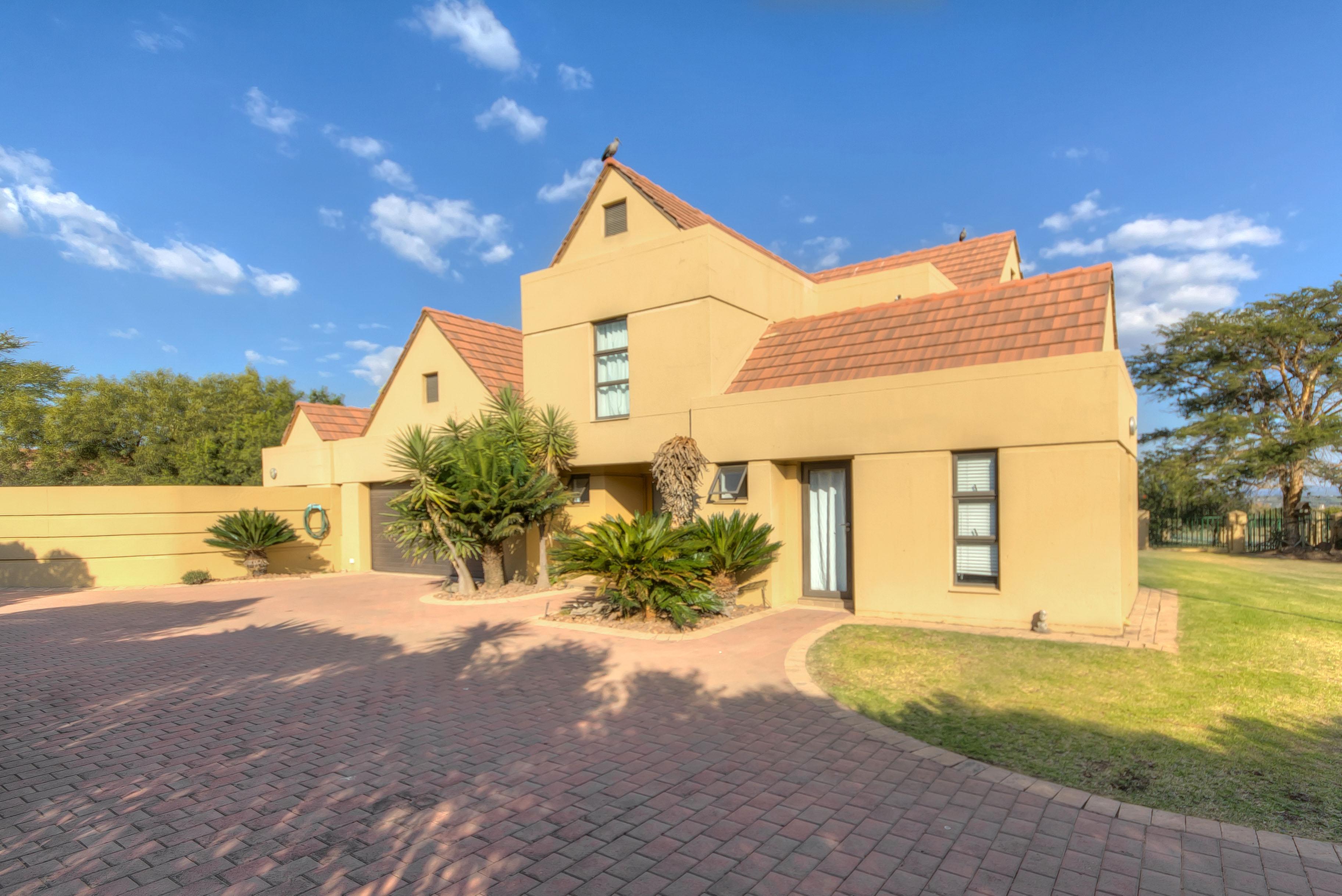 7 Bedroom Property for Sale in Saddlebrook Estate Gauteng