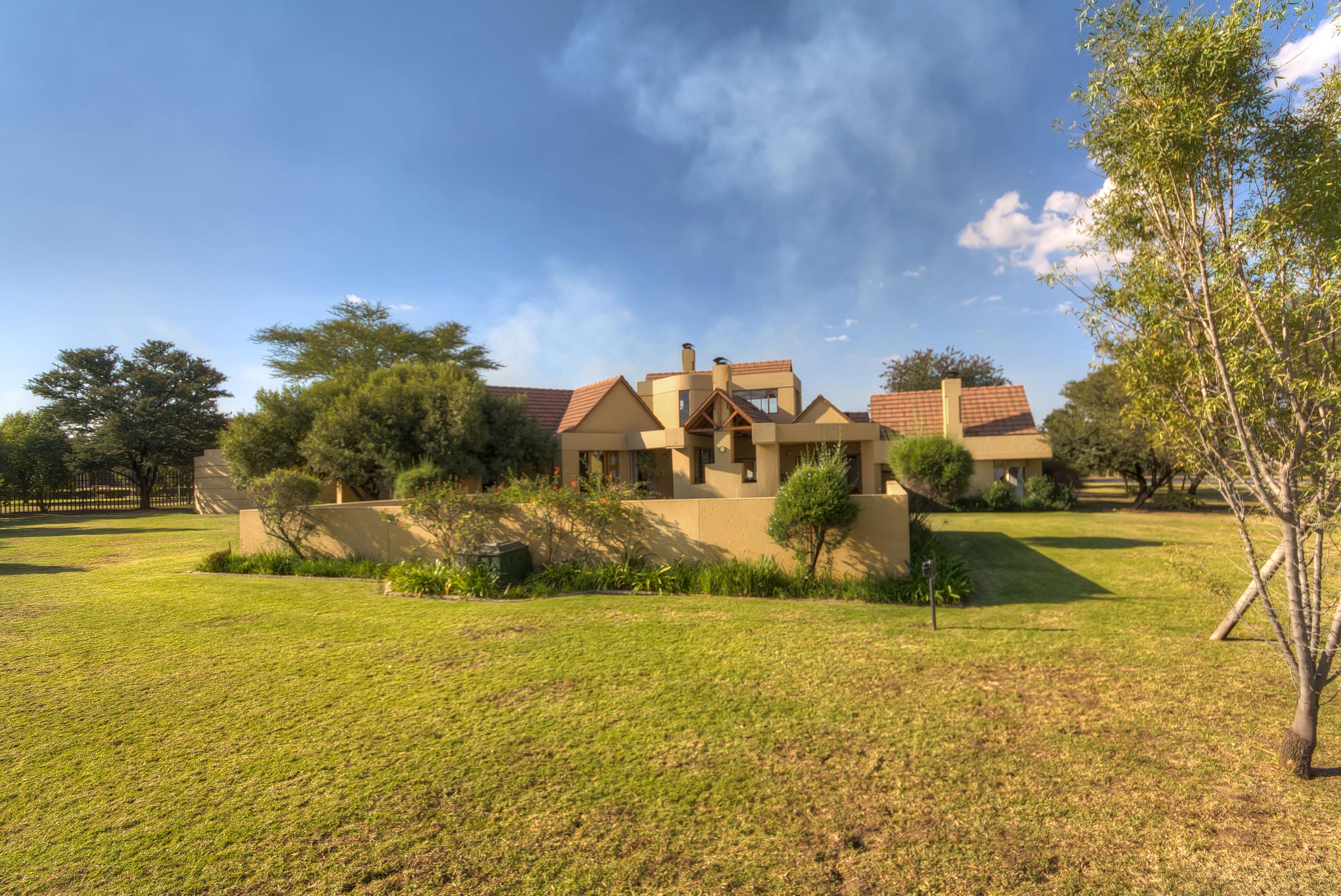 7 Bedroom Property for Sale in Saddlebrook Estate Gauteng