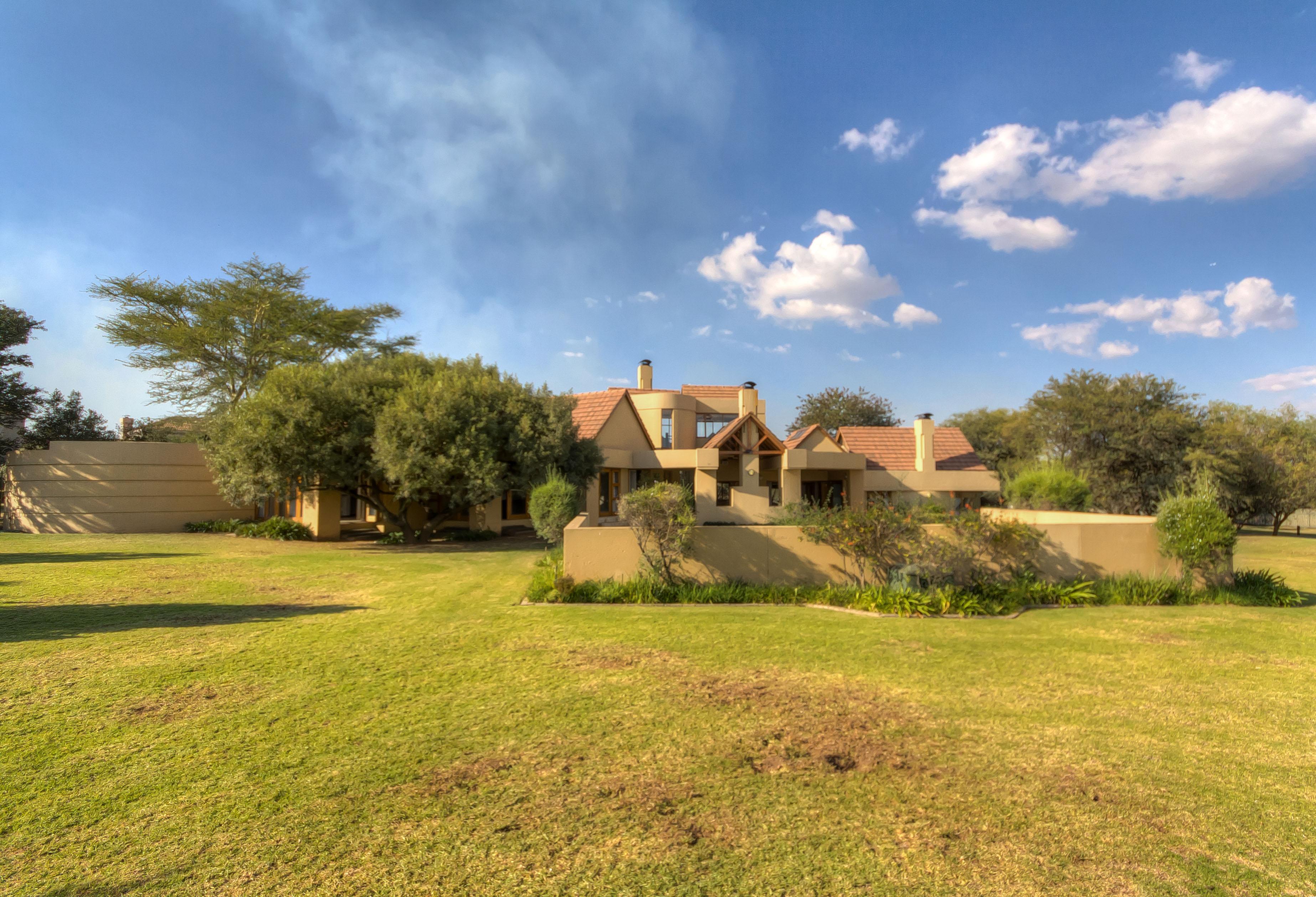 7 Bedroom Property for Sale in Saddlebrook Estate Gauteng