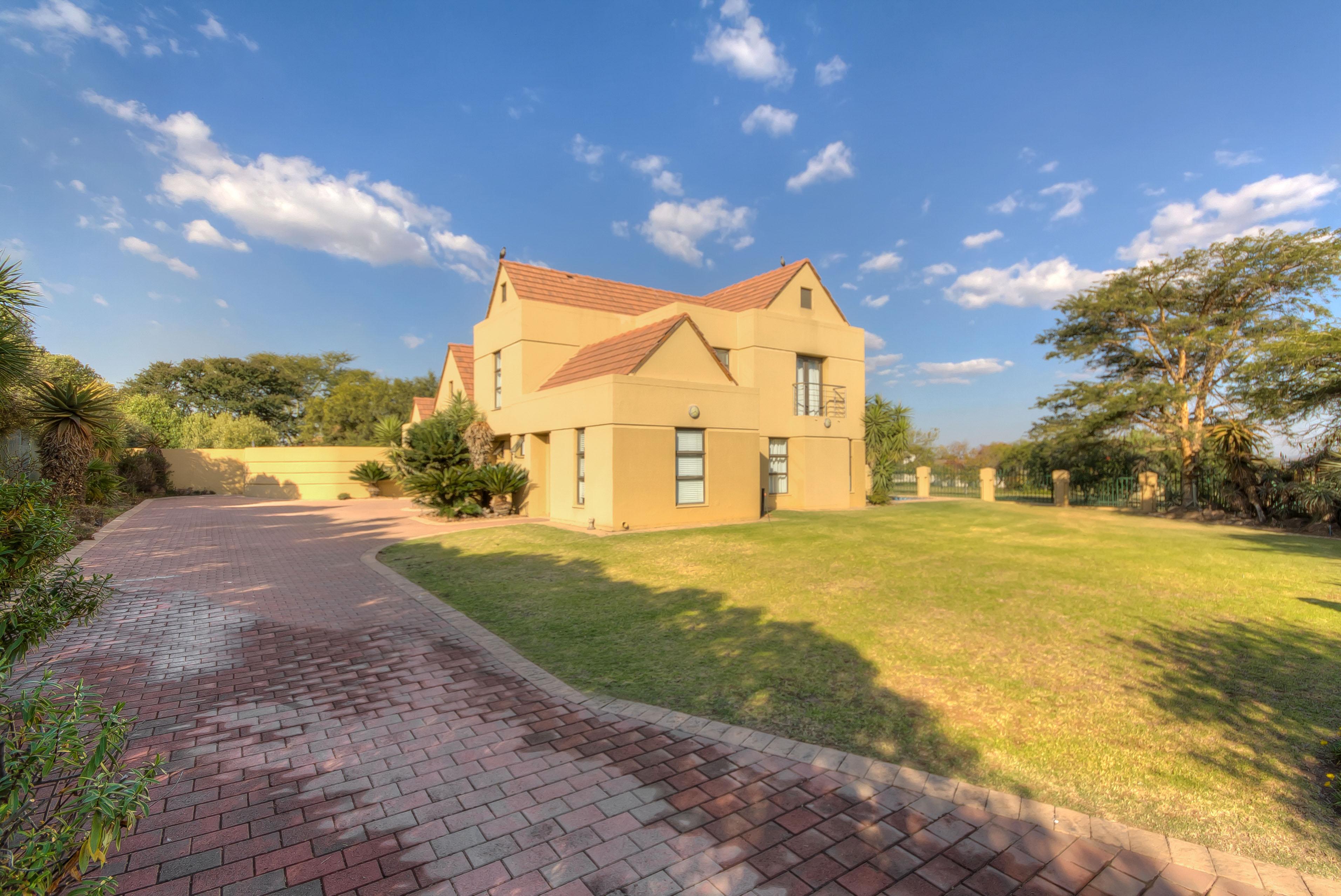 7 Bedroom Property for Sale in Saddlebrook Estate Gauteng