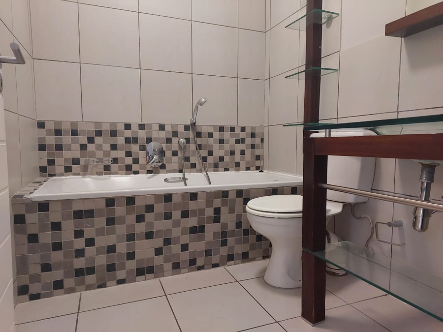 To Let 2 Bedroom Property for Rent in Jackal Creek Golf Estate Gauteng