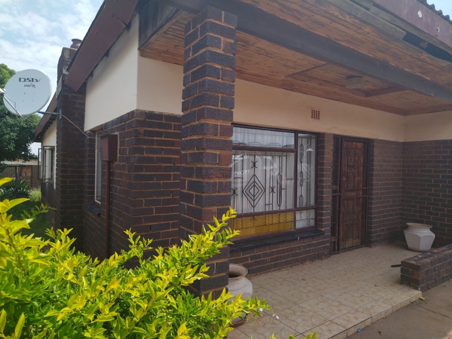 4 Bedroom Property for Sale in Soshanguve F Gauteng