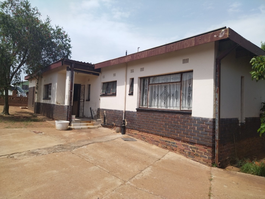 4 Bedroom Property for Sale in Soshanguve F Gauteng