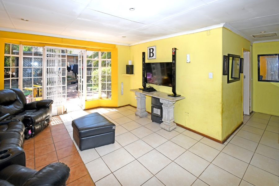 6 Bedroom Property for Sale in Bloubosrand Gauteng