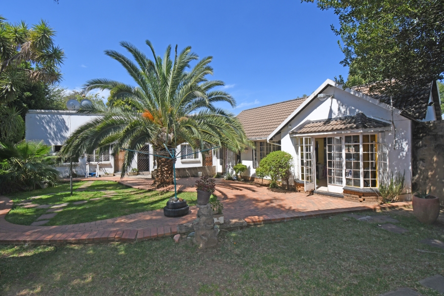 6 Bedroom Property for Sale in Bloubosrand Gauteng