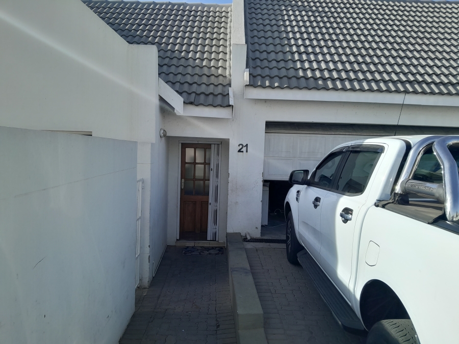 3 Bedroom Property for Sale in Kosmosdal Gauteng