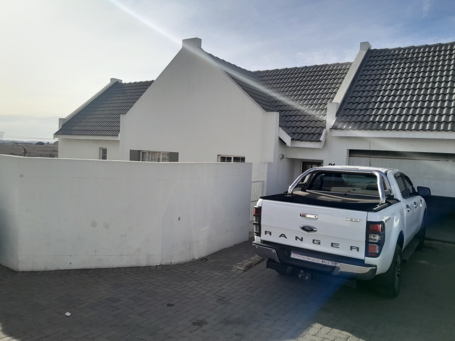 3 Bedroom Property for Sale in Kosmosdal Gauteng