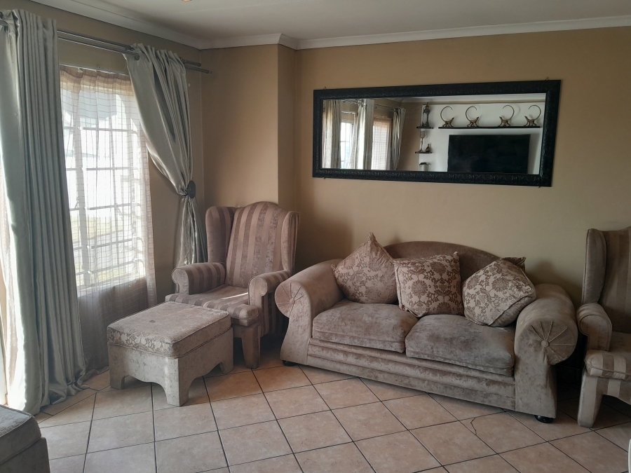 3 Bedroom Property for Sale in Kosmosdal Gauteng