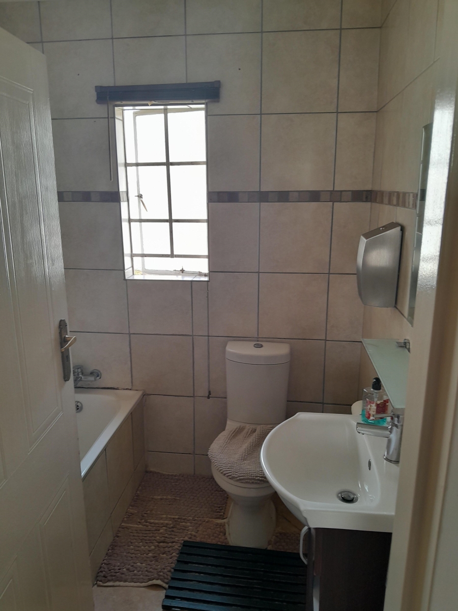 3 Bedroom Property for Sale in Kosmosdal Gauteng