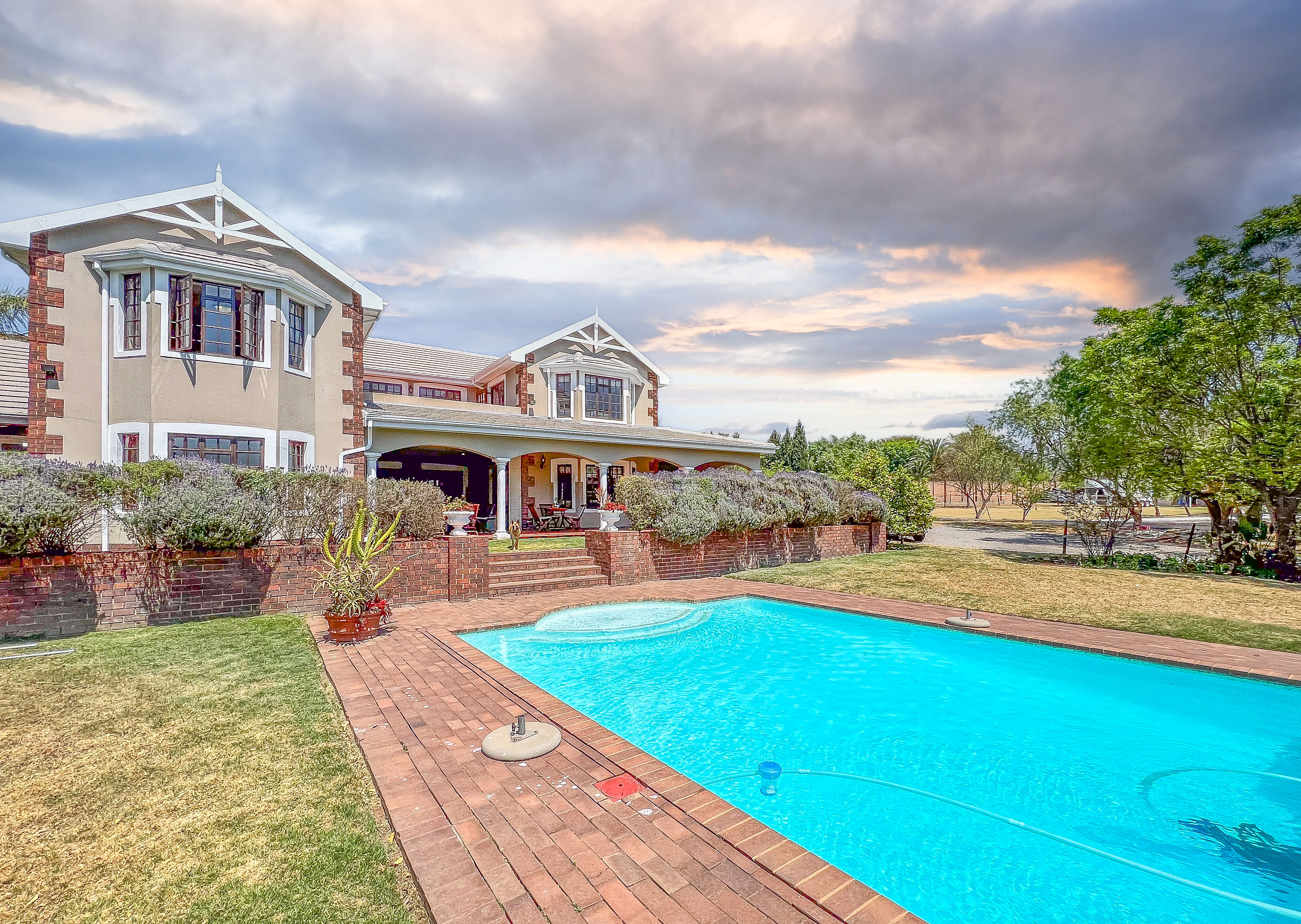 6 Bedroom Property for Sale in Kyalami Ah Gauteng