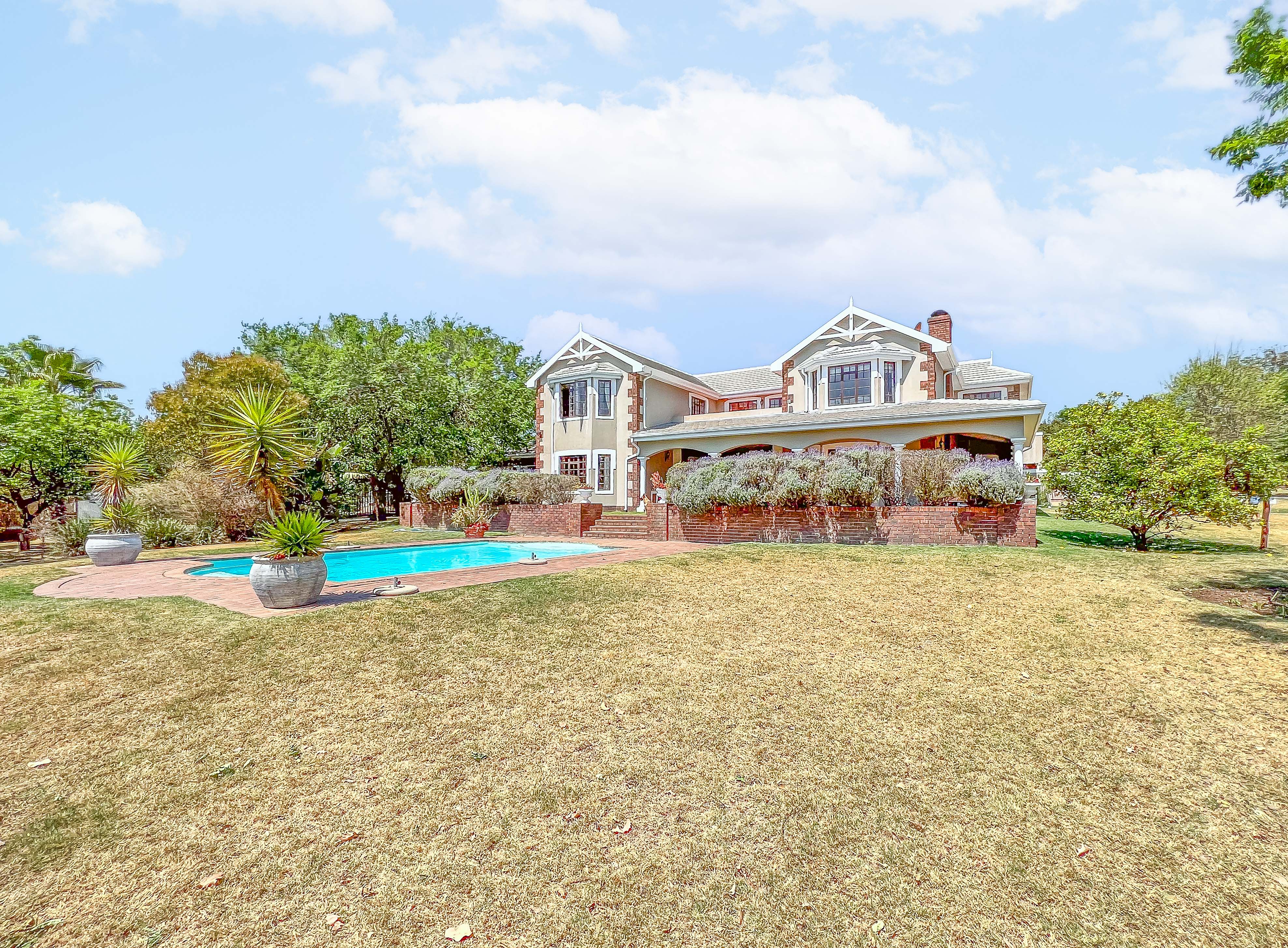 6 Bedroom Property for Sale in Kyalami Ah Gauteng